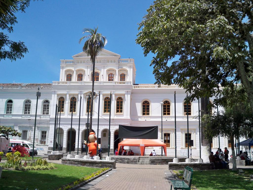 Las Garzas Alojamiento Hotel Ibarra Luaran gambar